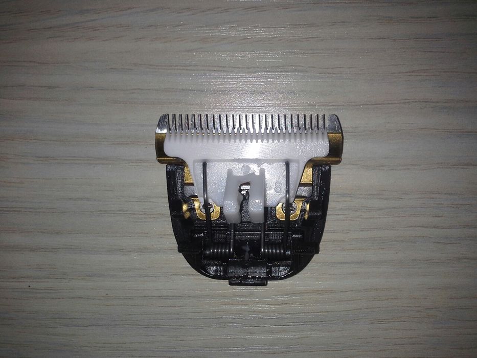 Мощная беспроводная парикмахерская машинка с керамическими ножами!