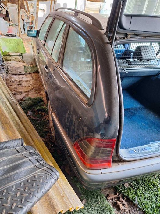 Продава се кола.