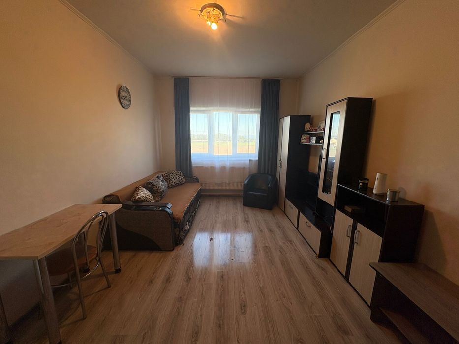 Inchiriez apartament