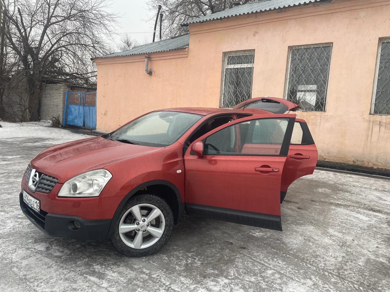 в залоге - Легковые автомобили в Семей - OLX.kz