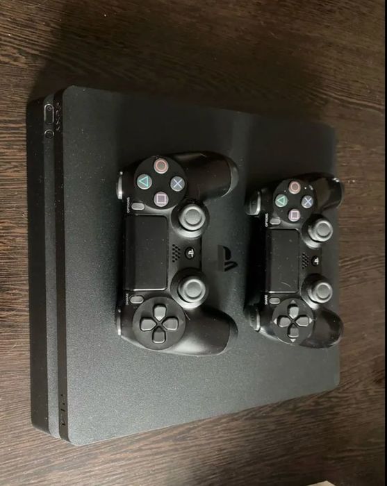 Playstation 4 Slim 1TB