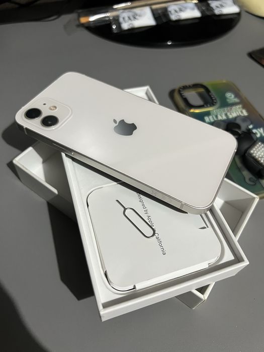 Продам Айфон 12 64 Гб