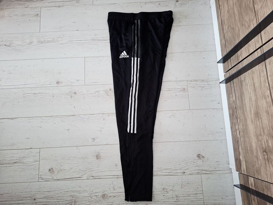 Adidas-Ориг. Долнище Ново!