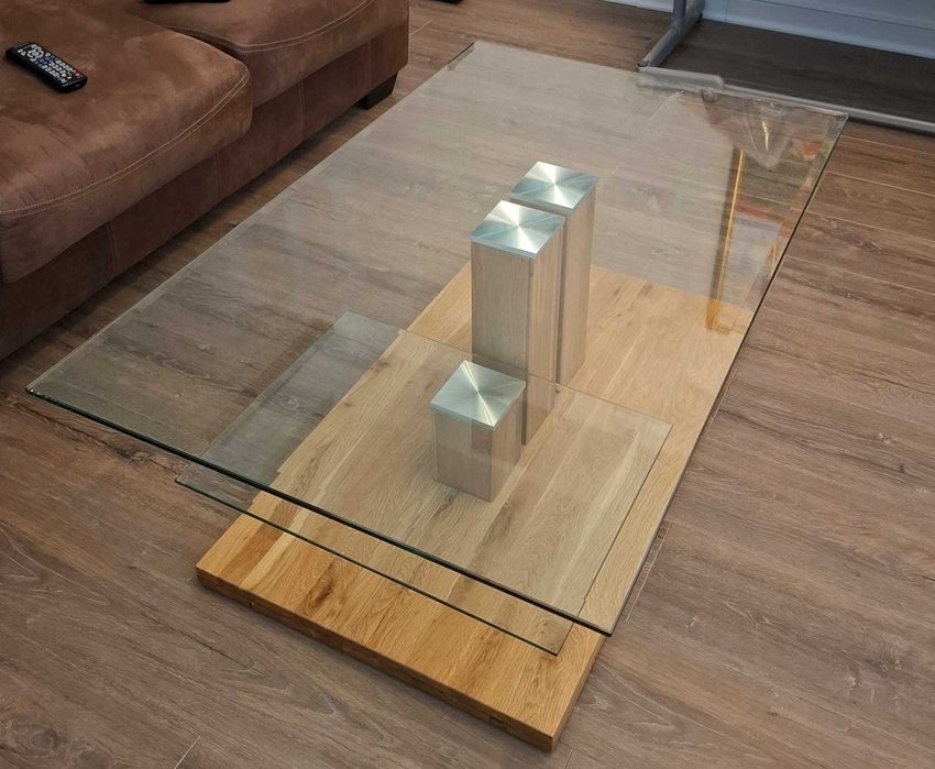 Masă de cafea Mobexpert – două blaturi de sticlă + bază lemn deschis