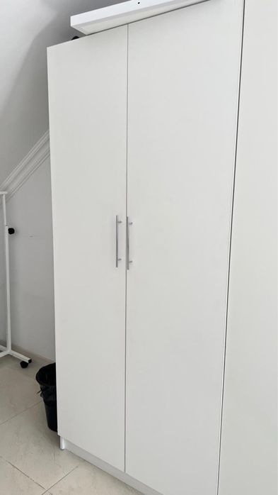 Продается шкаф и полки стеллажи