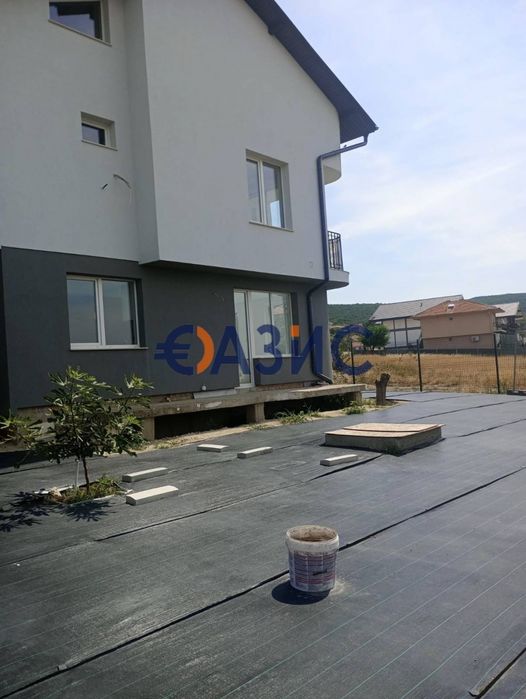 Продава се Къща в с. Кошарица, Област Бургас - 210 кв.м за 1286 €/кв.м - Снимка #1