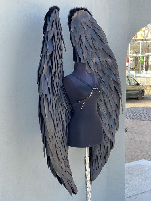 Черни крила за фотосесия