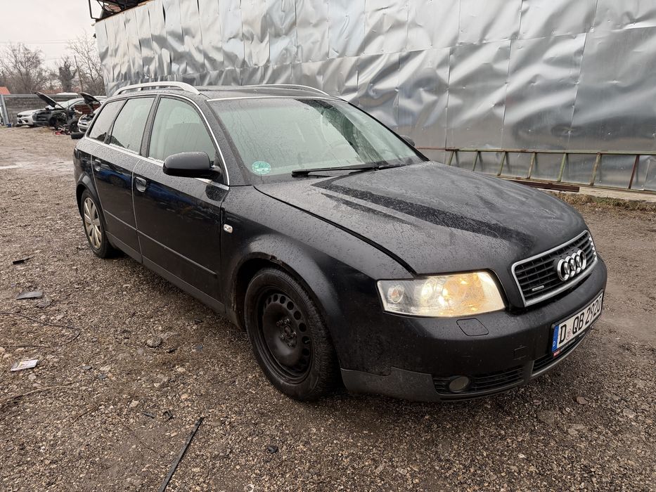 Ауди А4 Б6 3.0 бензим 6 ск само на части