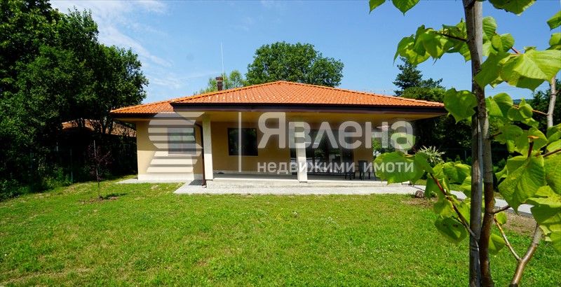 Продажба еднофамилна къща с. Големо Бучино