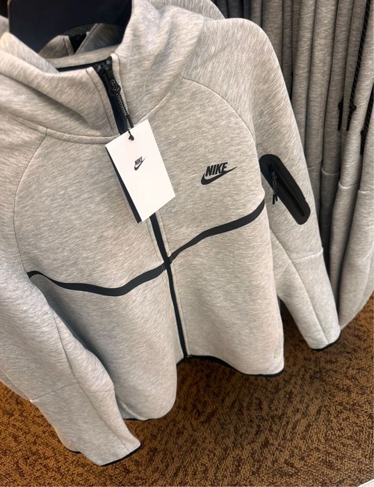 серая тэч флиска