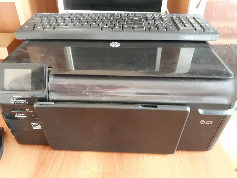 HP монитор за компютър