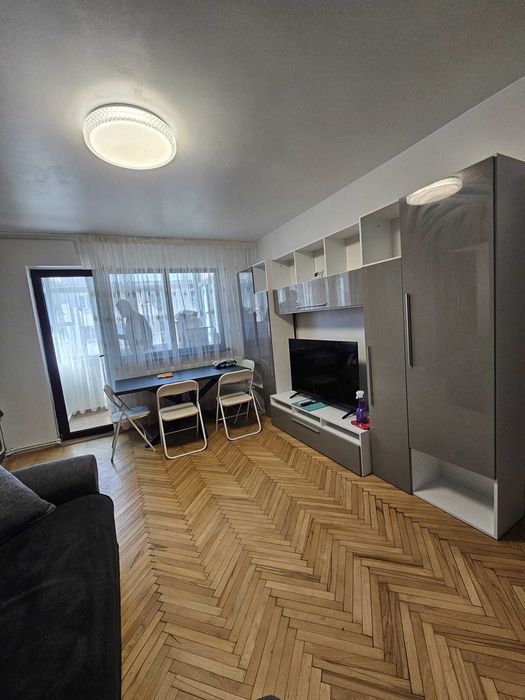 Apartament 3 camere- Craioviţa Nouă