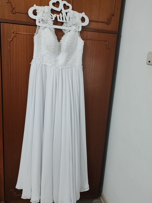 Buna.Vand rochie de mireasa,mărimea 48.