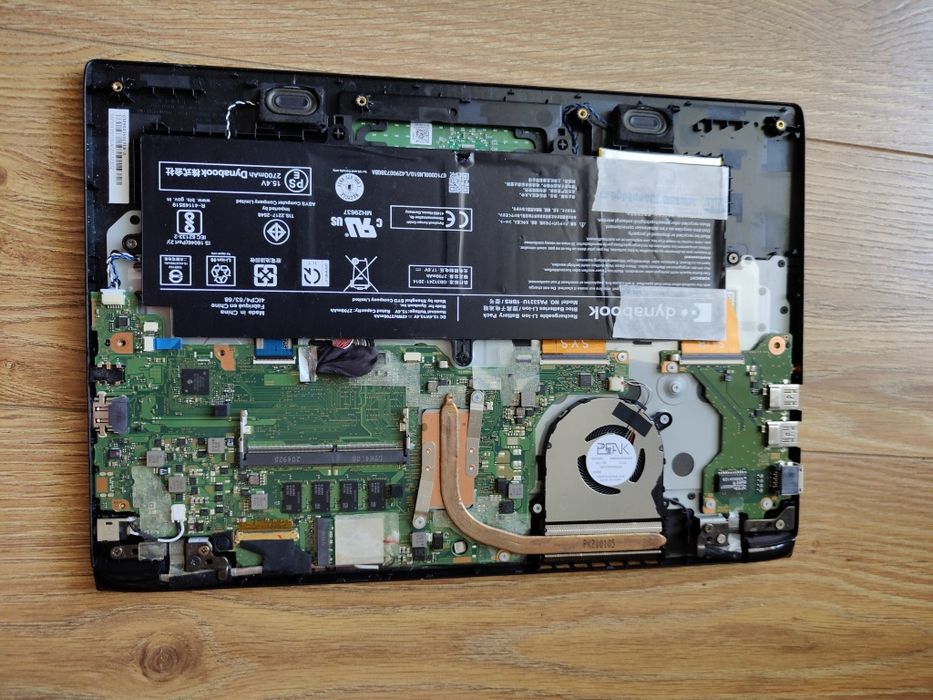 Toshiba Tecra / i3 gen 10 / 8 GB RAM / ssd 128 gb