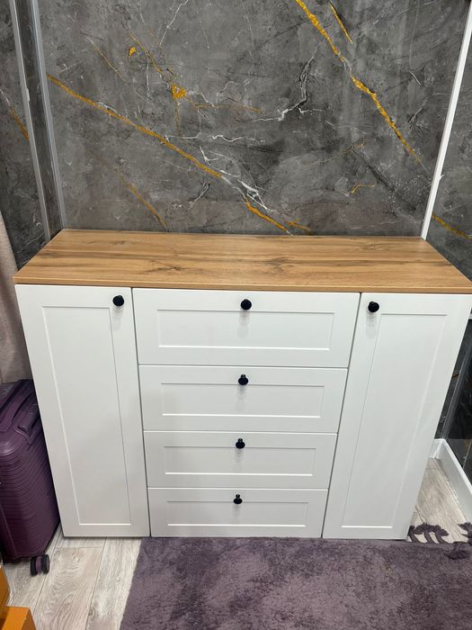 Комод белый вместительный