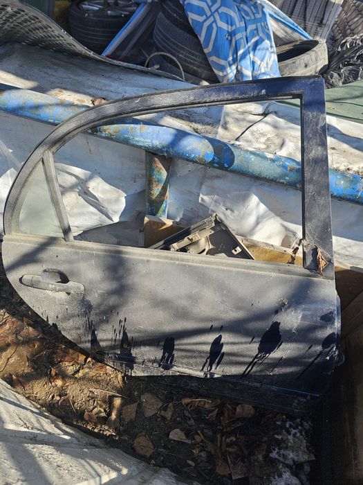 Задний дверь в сборе