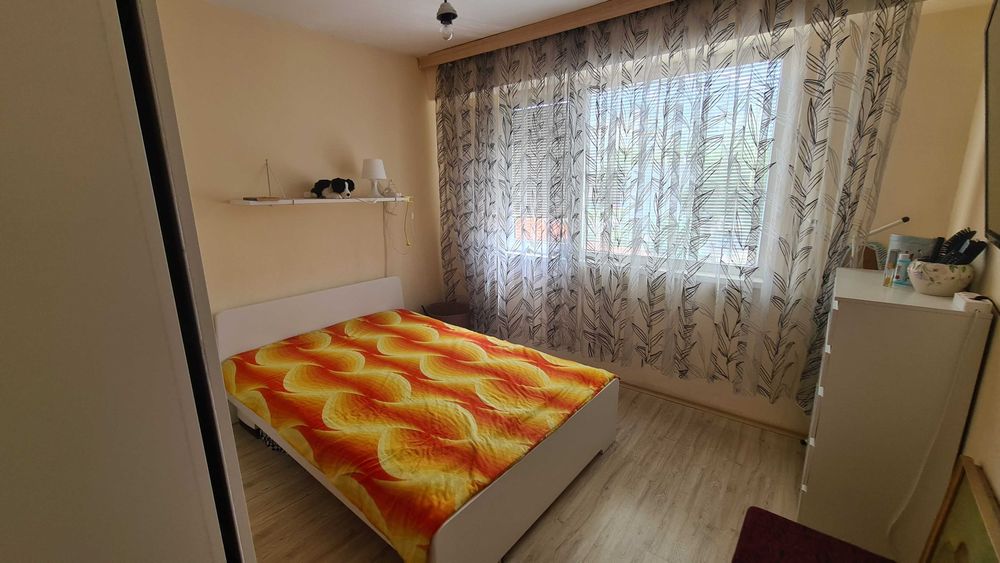 1216-Продава се тристаен разширен апартамент с ремонт в кв. "Оборище"!