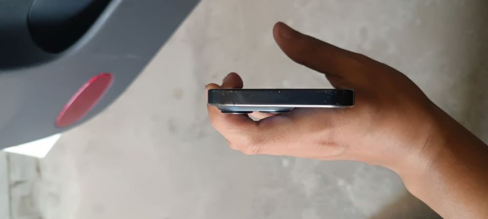 Iphone 15 pro sotiladi