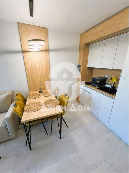 Продава се Двустаен апартамент в к.к. Слънчев бряг - 51 кв.м за 1922 €/кв.м - Снимка #1
