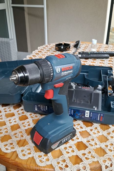Продавам ударен винтоверт Bosch.