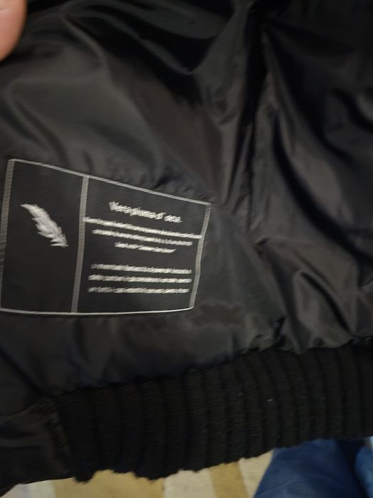 Vand geaca ,culoare maro