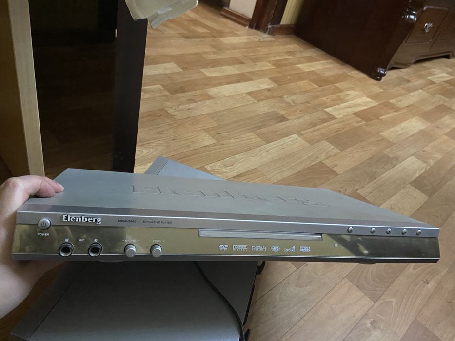 Продам видеомагнитофон караоке