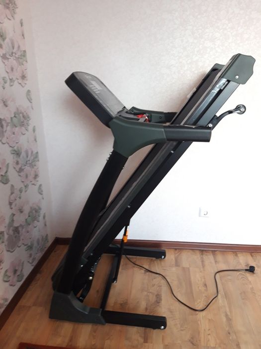 Продам беговую дорожку