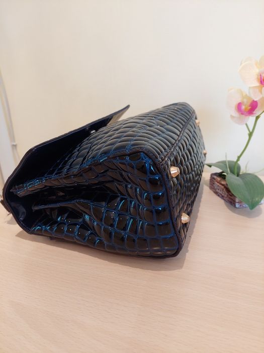 Сумка дамская лакированная