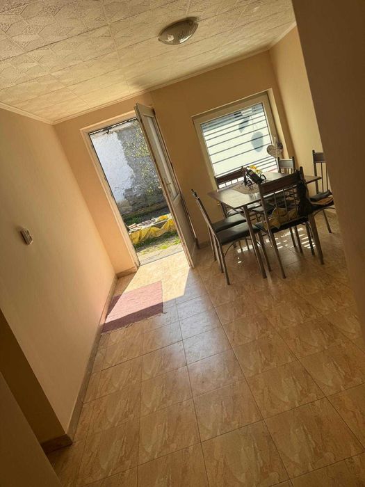 Casă de vânzare în comuna Cărpiniș 0730491998