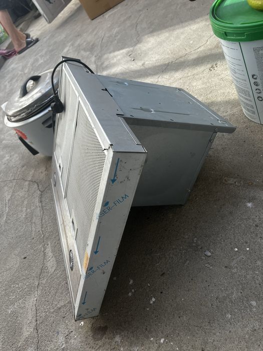 Продам морозильник, вытишка и рисоварка