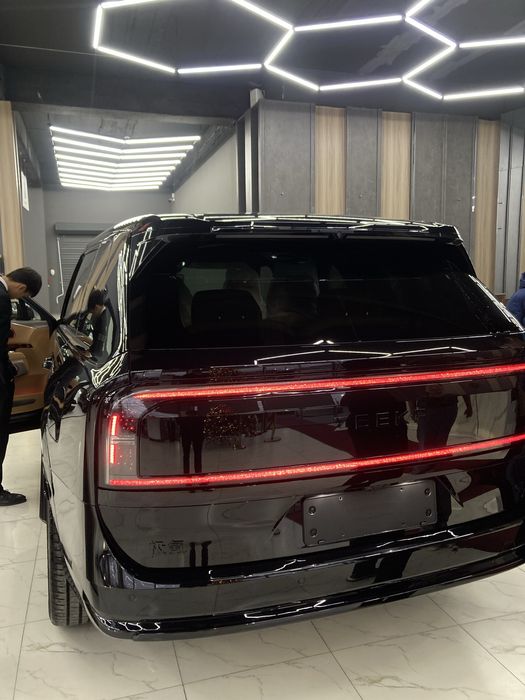 ZEEKR 9X Gibrid Ultra