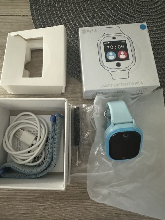 MyKi 4 smart watch