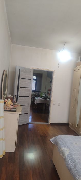 Продается 2 комн, 1й этаж,  Феруза школа 205
