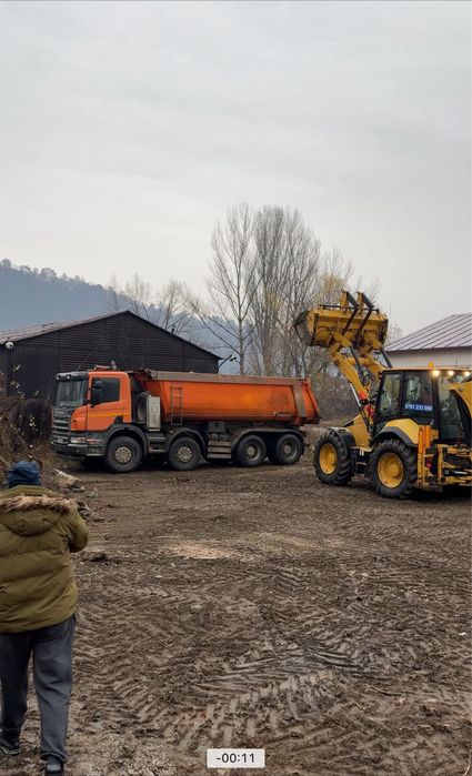 Închiriez buldoexcavator Caterpillar 434 cu operator calificat