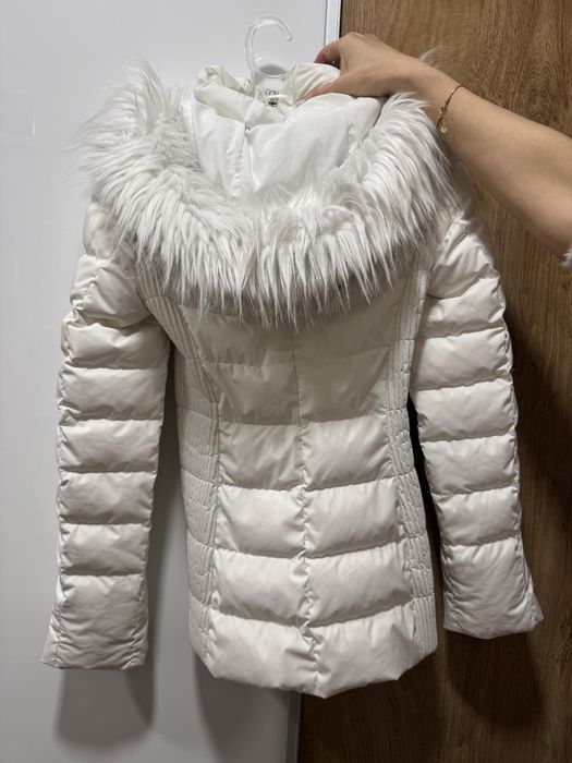 Оригинално зимно яке Guess с пух