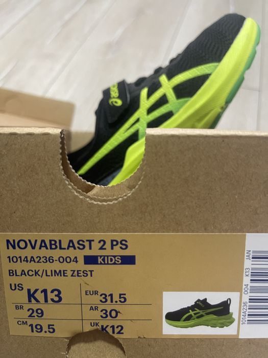 Маратонки asics 31.5