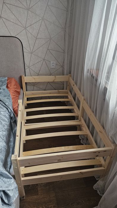 Продам детскую кровать размером 140×70