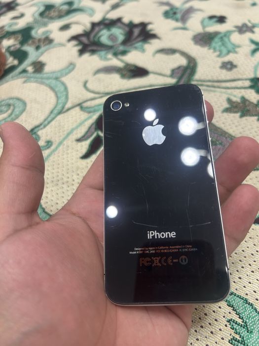iPhone 4s 16gb черный ios 6.1.3!