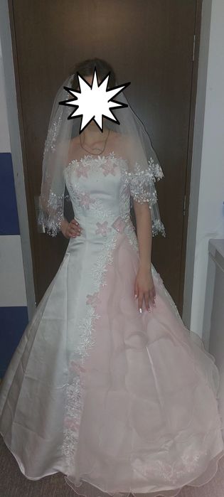Rochie de mireasă superbă purtată o dată