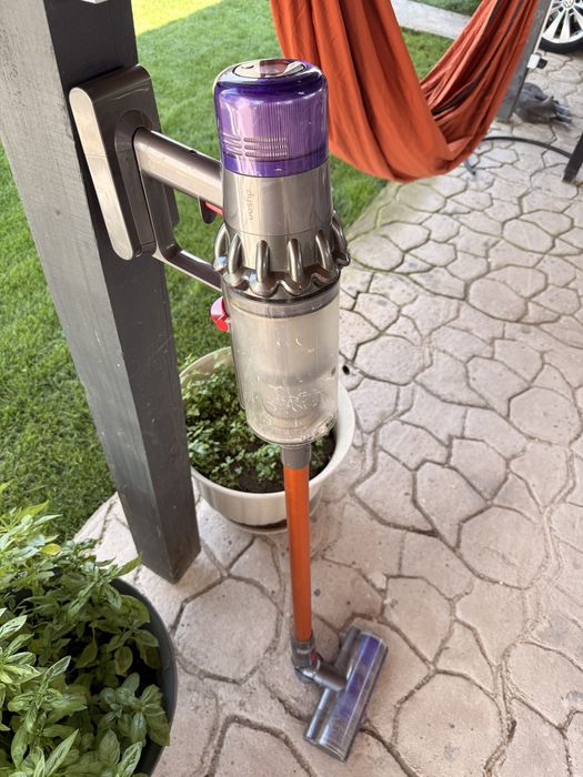 Dyson v11 aspirator