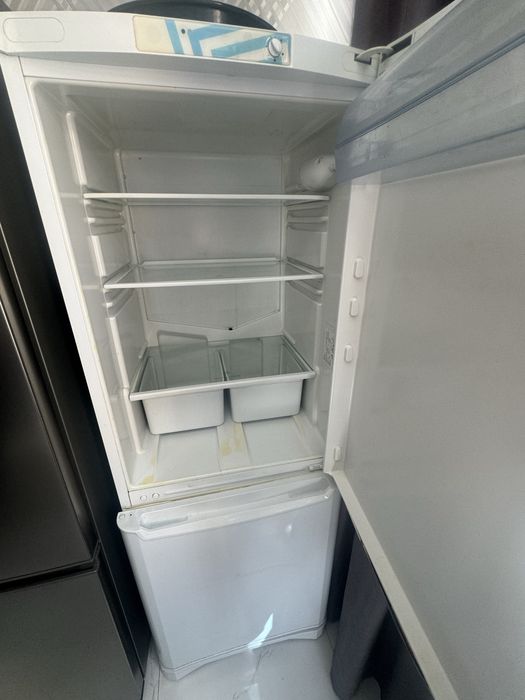 холодильник indesit белого цвета