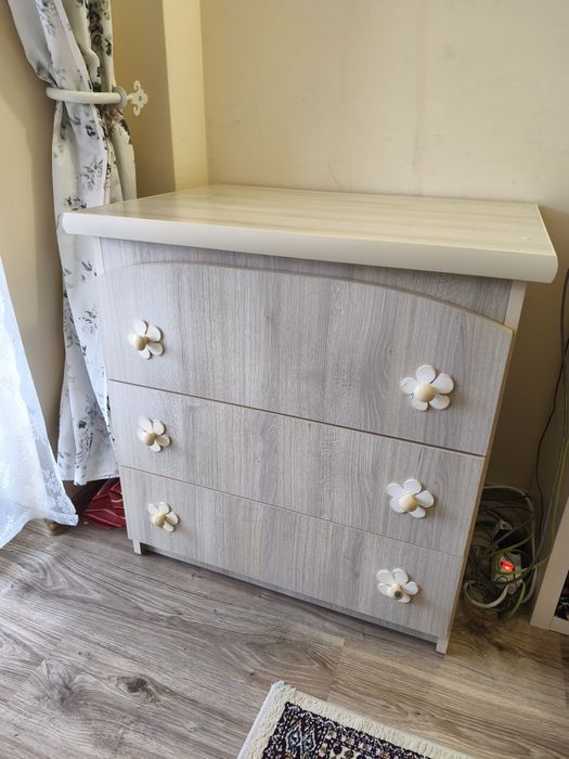 Детски скрин запазен