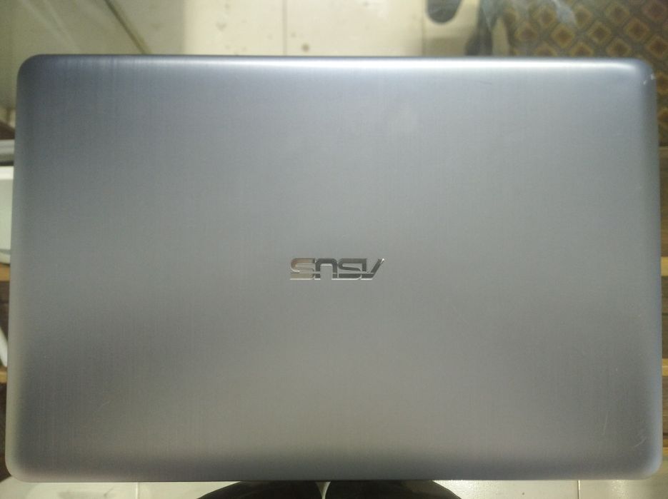 Asus noutbuk ofisniy