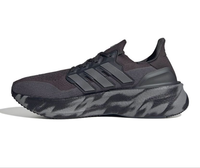 Чисто Нови Мъжки Маратонки Adidas  Ultraboost 5 JS4522 44,5 номер