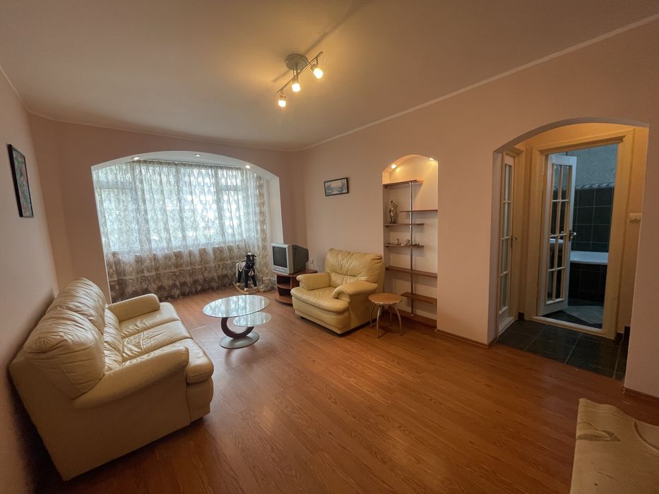 Propietar! Vand apartament cu 3 camere, zona tiglina 1