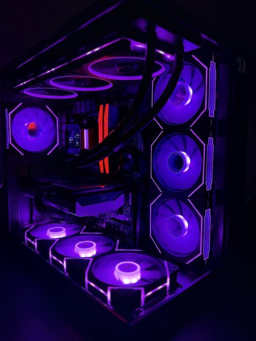 GAMING PC RYZEN 7 9800X3D RTX 5070 12GB VENTUS 2X / 32GB DDR5 RAM 6000MHz/ 1TB M.2 SSD