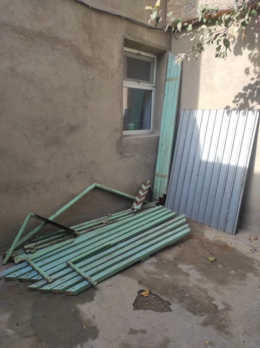 Беседка зеленого цвета