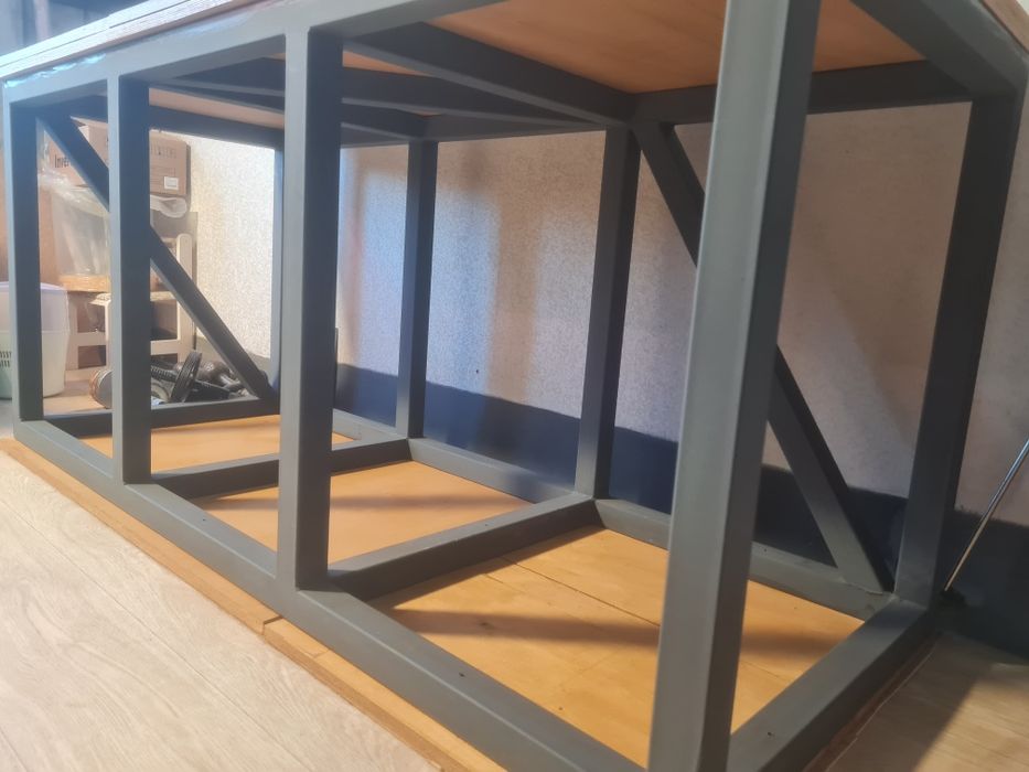 Стойка для аквариума из профильной трубы.