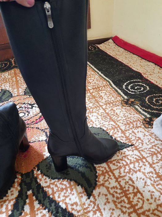 Oyoq kiyimlar ayollar uchun