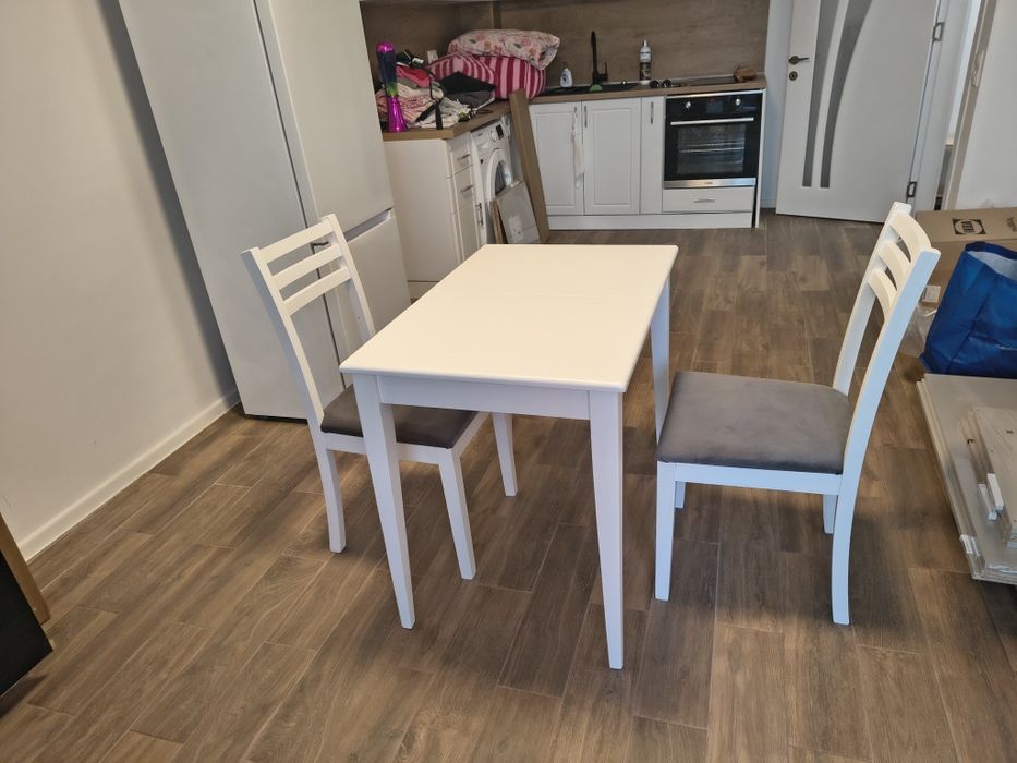 Комплект разтегателна маса със 2 стола